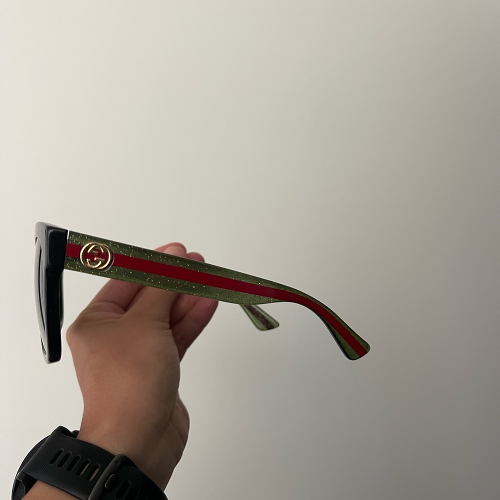 Gucci Black Sunglasses with Gold and Red Details - Picture 3 of 3